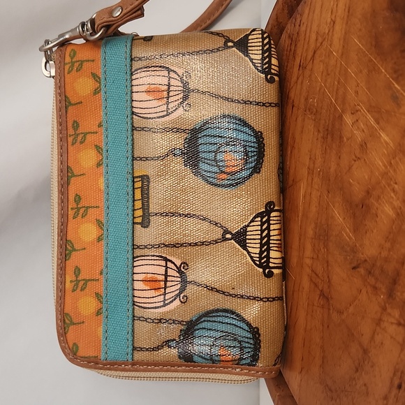 FOSSIL Key Per Wrislet with Birdcage pattern - Picture 2 of 4